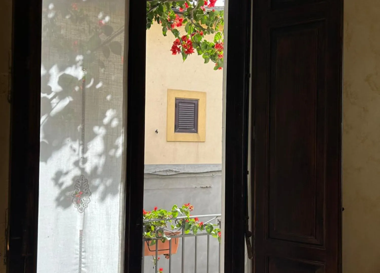 B&B L'Angolo Sulla Piazza Mirabella Imbaccari 3*,